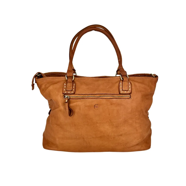 Olimpia Big – Weaving And Visible Stitching